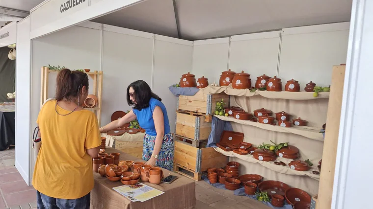 Expositor en la Feria de Cerámica de La Rambla