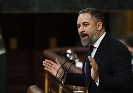 Abascal acusa a Sánchez de «quitar dinero a los españoles para pagar la invasión islamista»