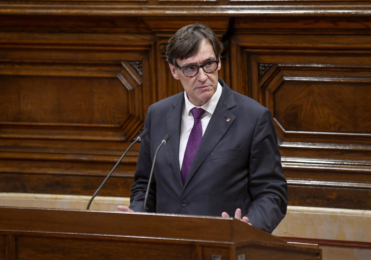 Salvador Illa, presidente de la Generalitat de Cataluña, durante el debate de política general en el Parlament