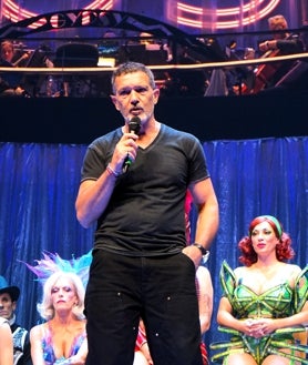 Imagen secundaria 2 - Antonio Banderas y el elenco del nuevo musical.