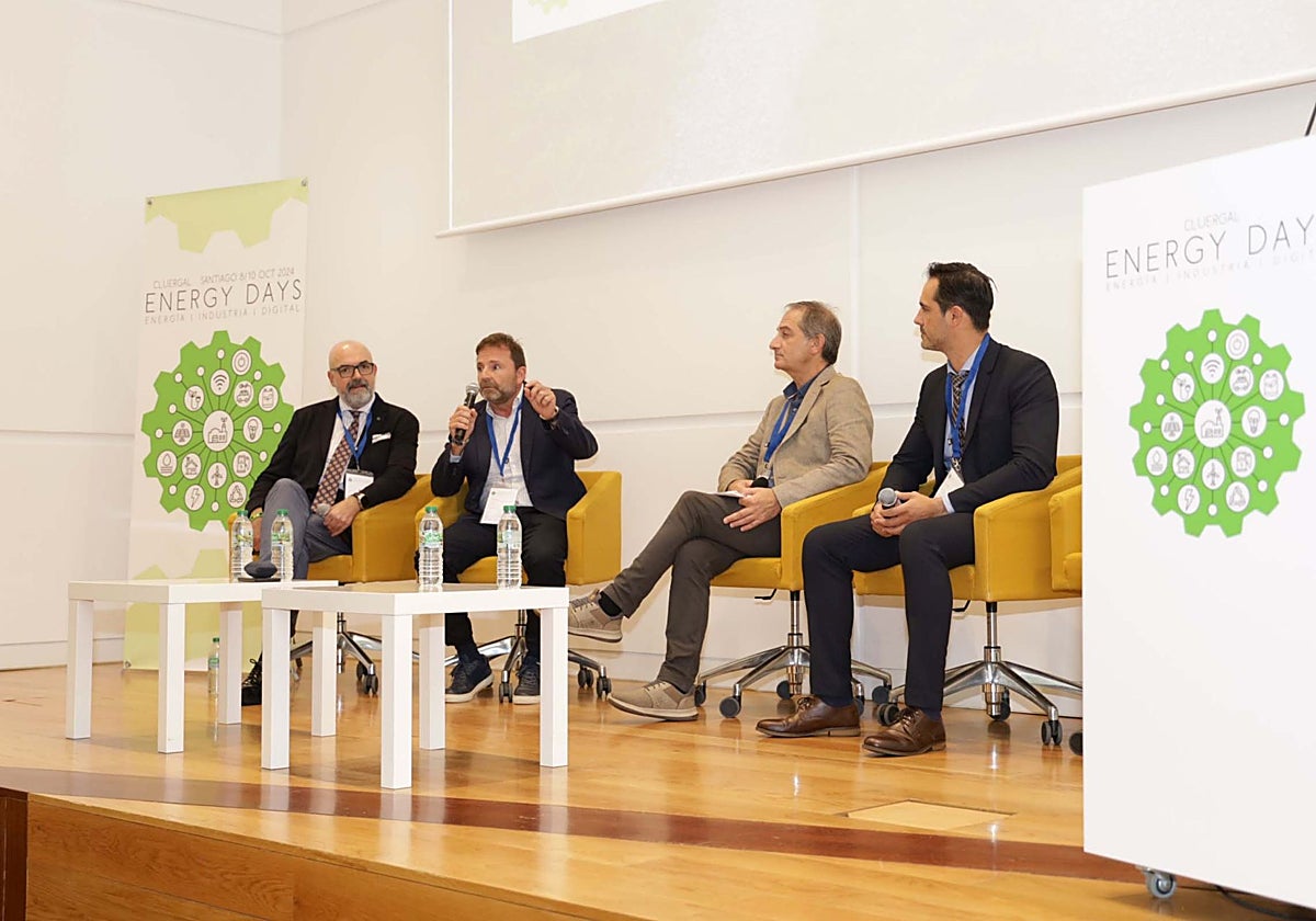 Mesa de debate durante el foro Energy Days celebrado en la Ciudad de la Cultura, Santiago