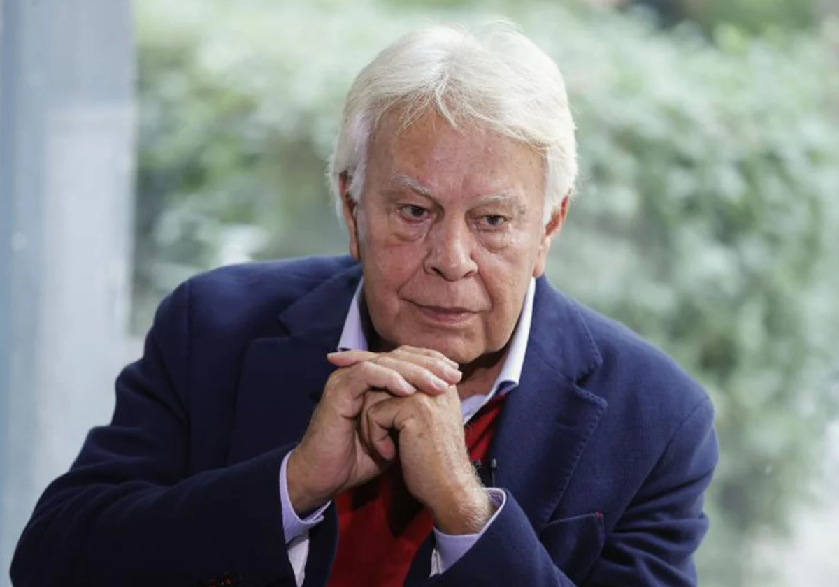 Felipe González asegura que hay personas «muy valiosas» que pueden suceder a Sánchez: «Tengo en la cabeza varios, pero si se conocen públicamente, están muertos»
