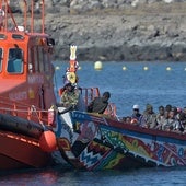 Canarias cierra el día con 321 migrantes en cayucos localizados en La Gomera y El Hierro