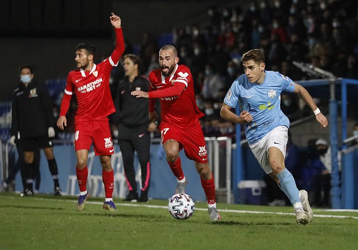 El Ciudad de Lucena durante su último enfrentamiento de Copa del Rey ante el Sevilla