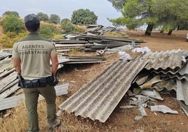 Agentes forestales identifican a los presuntos autores del mayor vertido ilegal de fibrocemento con amianto en Madrid