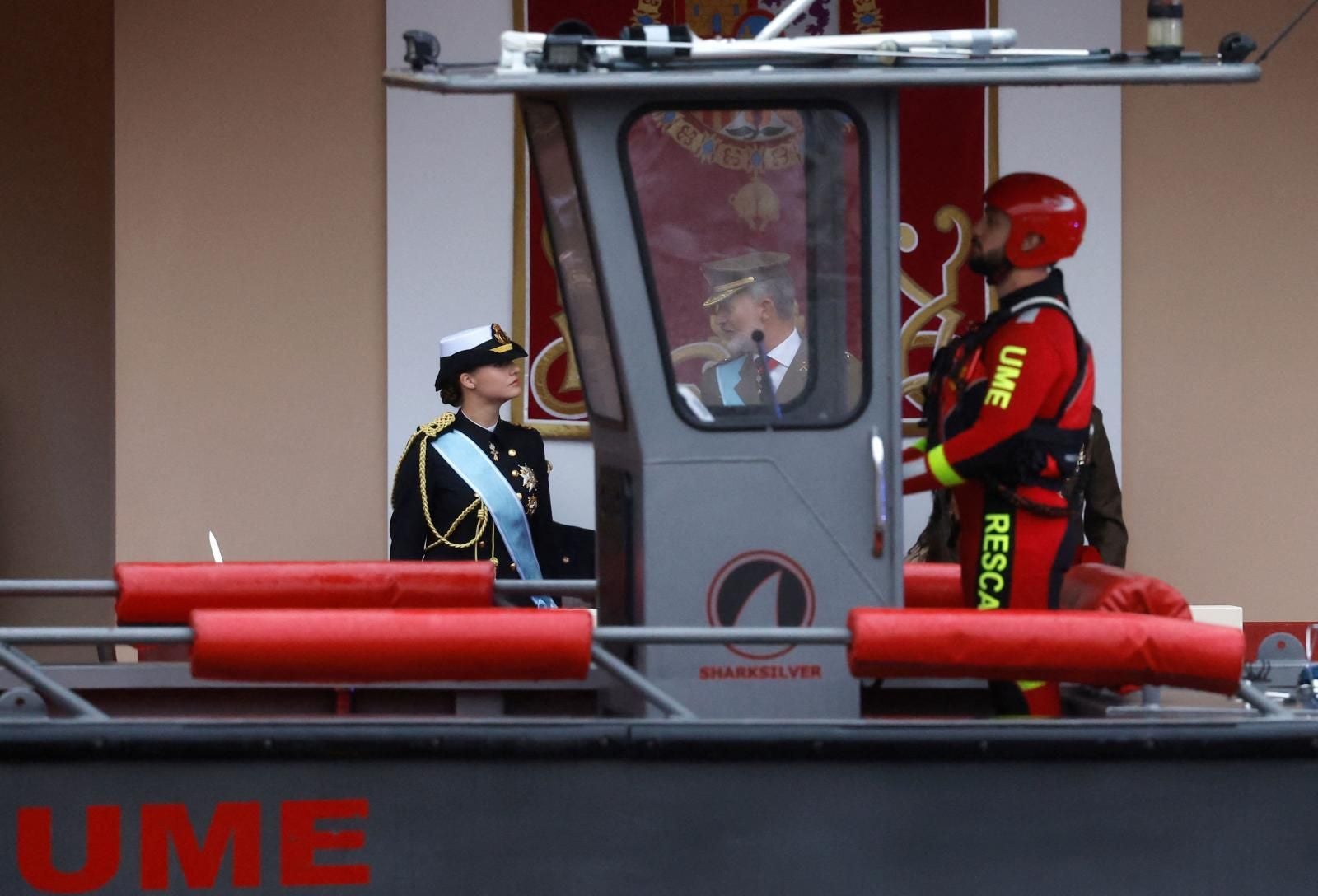 La UME y sus vehículos también han estado presentes en el acto para conmemorar el Día de la Hispanidad