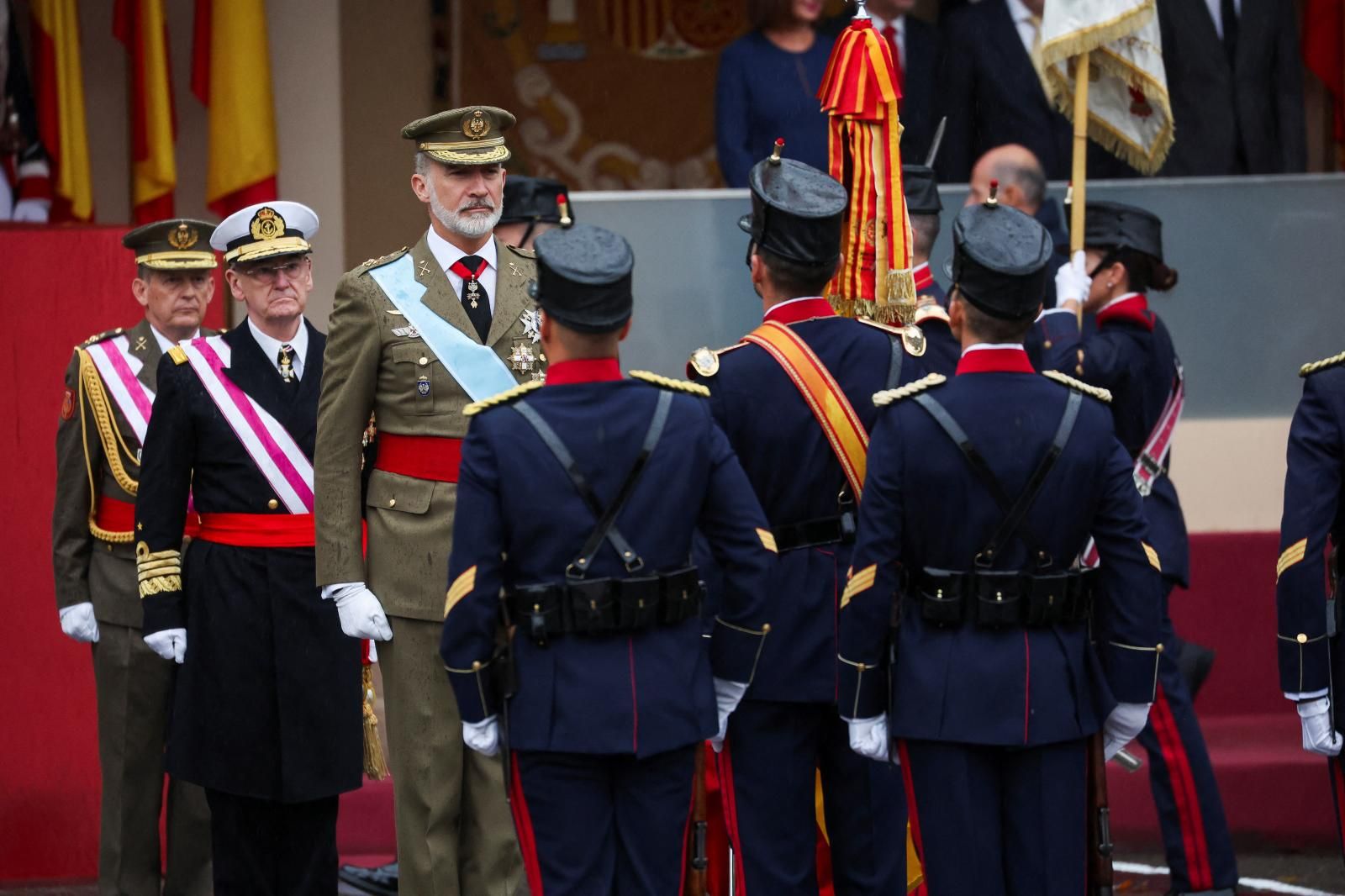 El Rey, en  uno de los momentos iniciales protocolarios del acto militar
