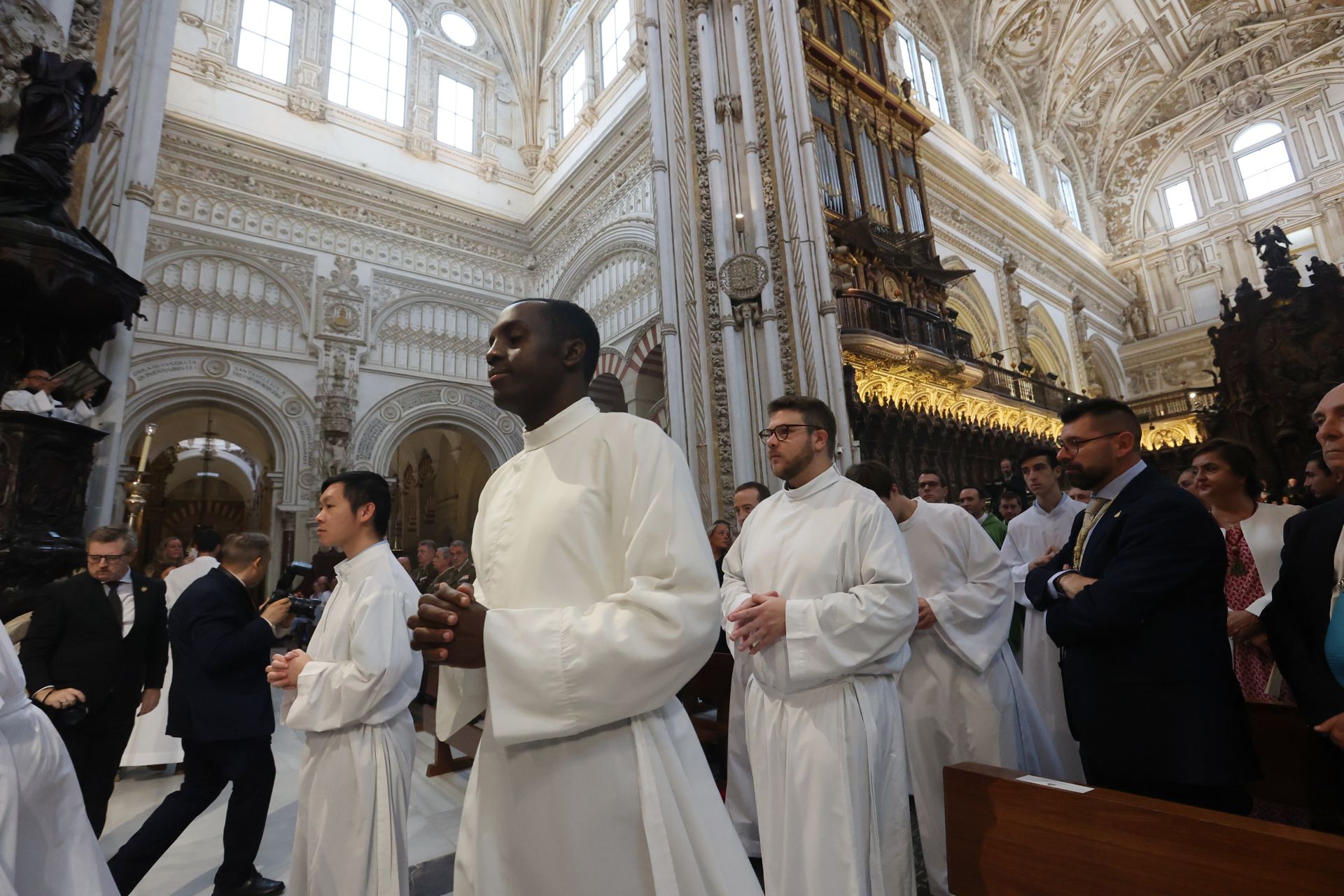 La solemne misa de acción de gracias del Dulce Nombre en la Catedral de Córdoba, en imágenes