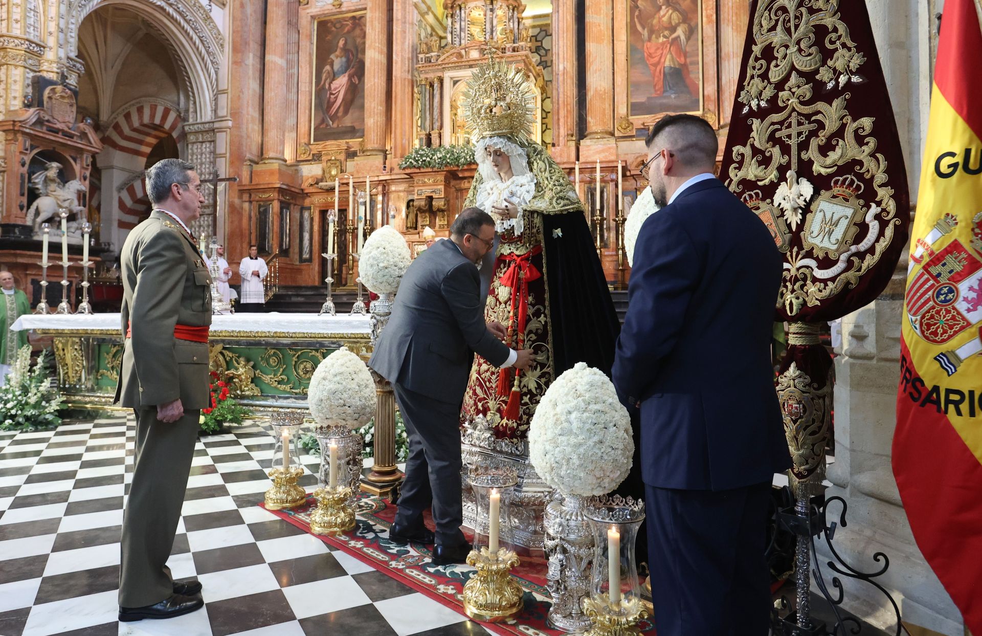 La solemne misa de acción de gracias del Dulce Nombre en la Catedral de Córdoba, en imágenes