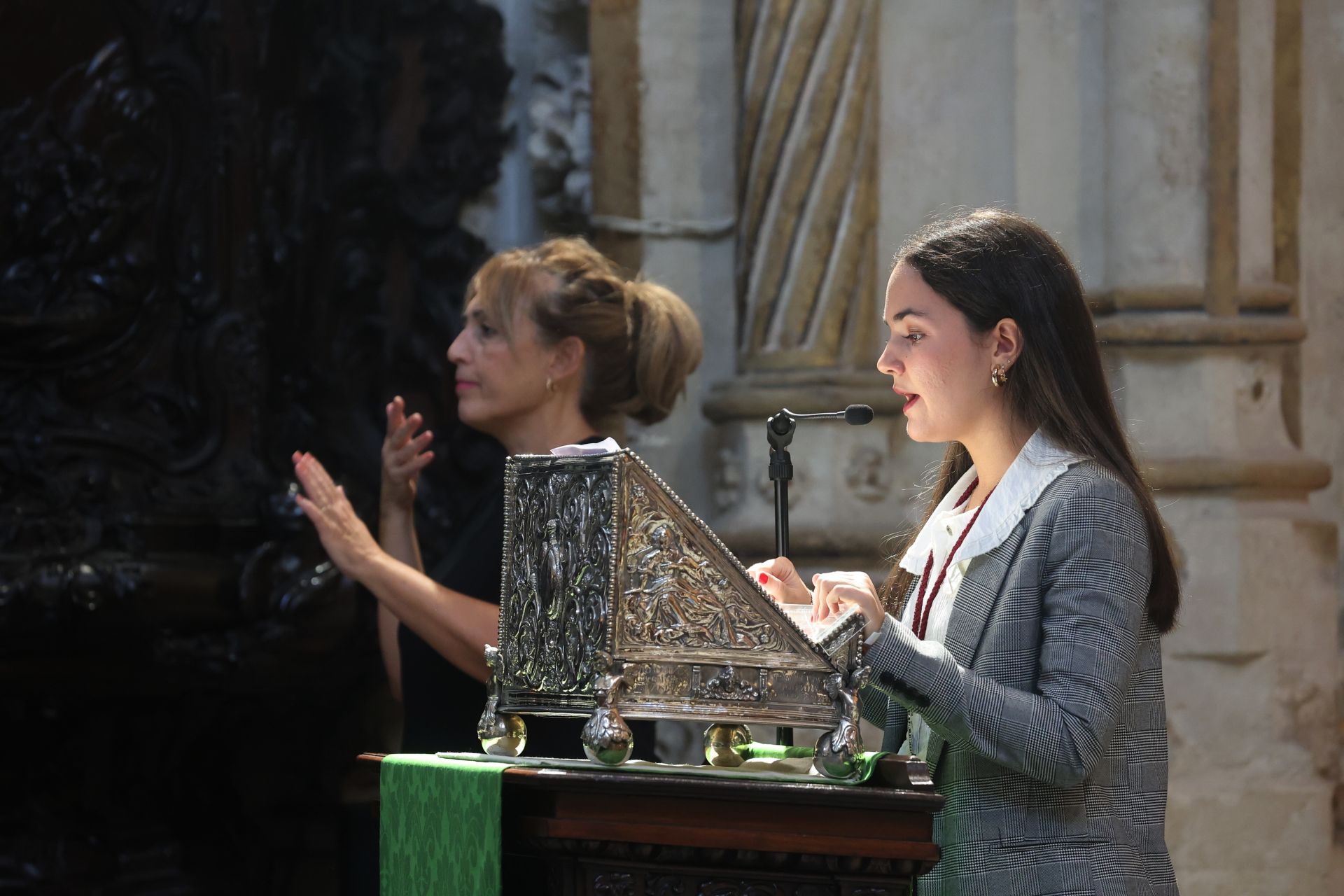 La solemne misa de acción de gracias del Dulce Nombre en la Catedral de Córdoba, en imágenes