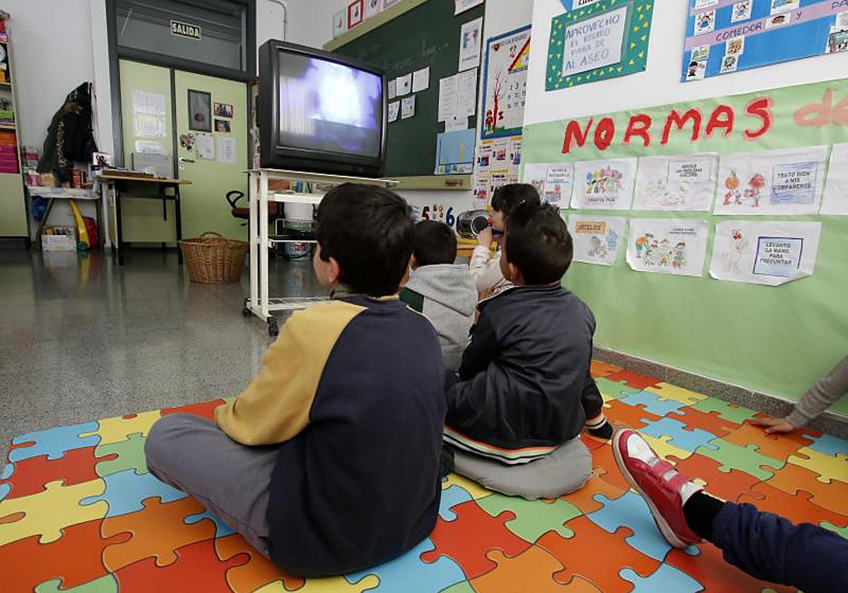 Imagen de archivo de escolares en un centro educativo de la Comunidad Valenciana