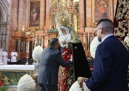 La Virgen del Dulce Nombre reina en la Catedral de Córdoba con su intensa mirada azul