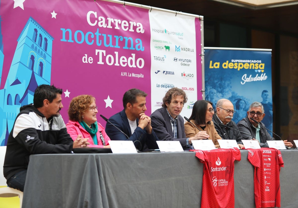 La XVII Carrera Nocturna de Toledo se ha presentado en el Corral de Don Diego