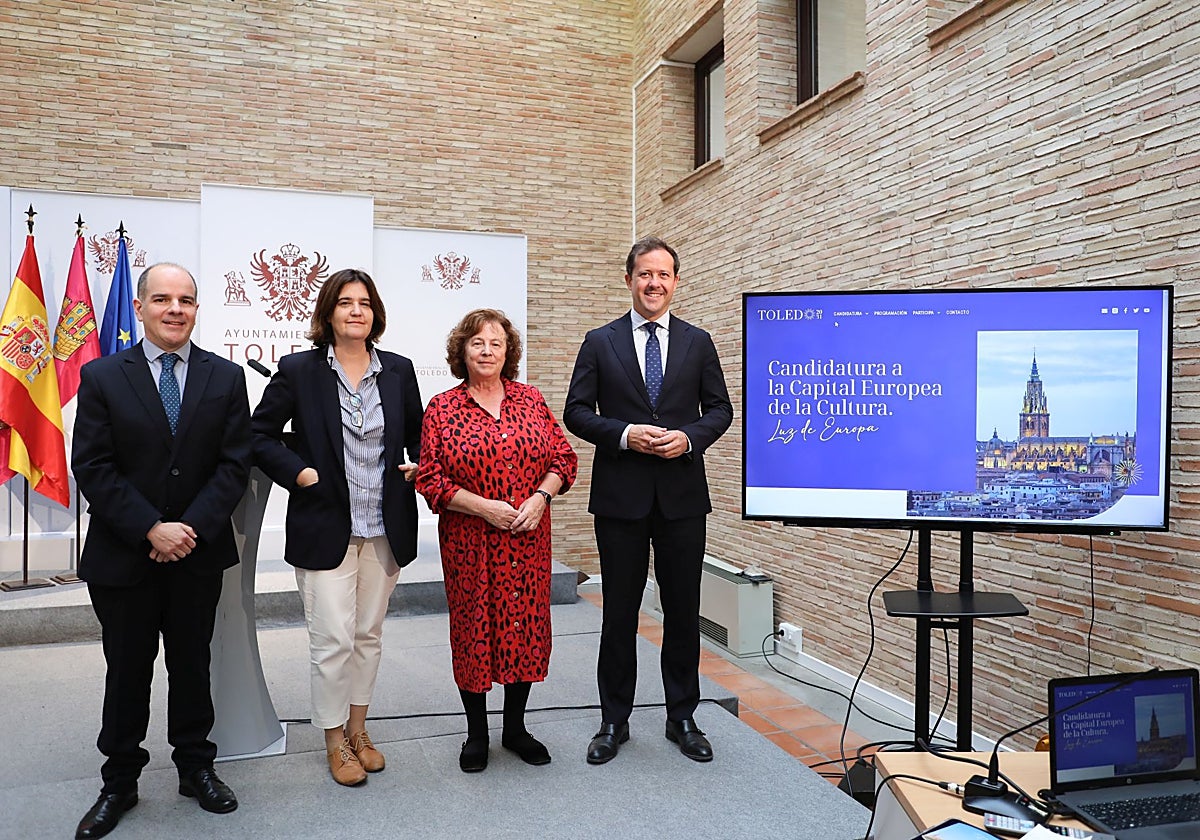 El alcalde, Carlos Velázquez, con la concejal de Cultura, Ana Pérez,  en la presentación de esta nueva fase para lograr que Toledo sea Capital Europea de la Cultura en 2031
