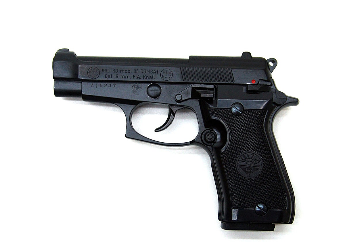 Modelo de la pistola de fogueo que fue intervenida por la Guardia Civil