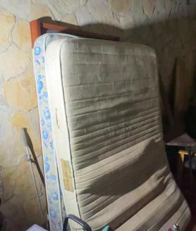 Imagen secundaria 2 - Así eran las instalaciones en condiciones insalubres donde mantenían a los temporeros