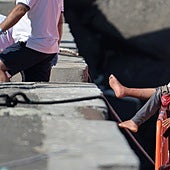 Salvamento rescata un cayuco en aguas de Tenerife con 57 migrantes, y otros 59 en Lanzarote