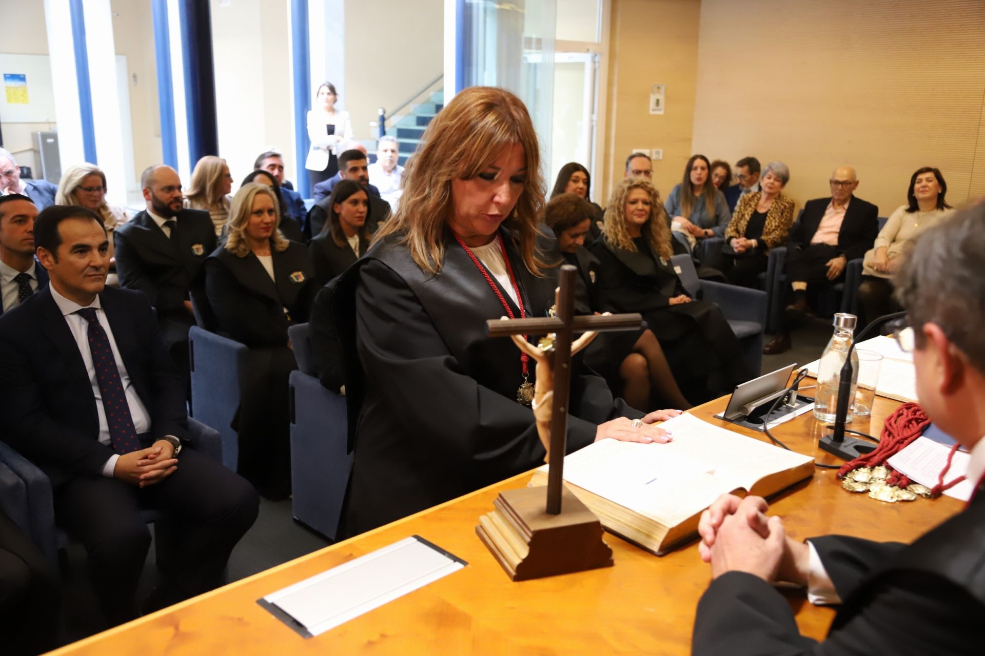 La solemne toma de posesión de José Carlos Arias como decano de los abogados de Córdoba, en imágenes