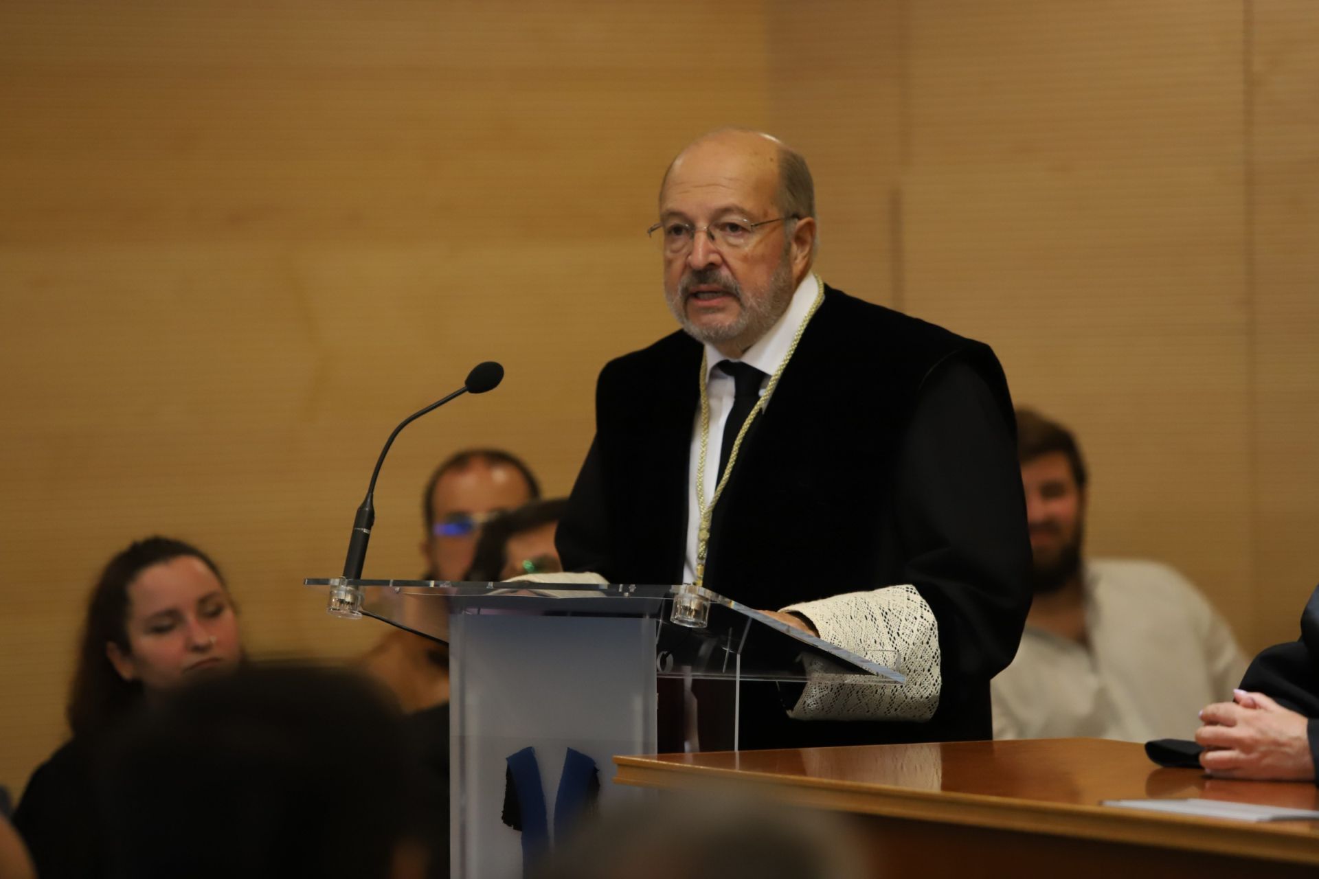 La solemne toma de posesión de José Carlos Arias como decano de los abogados de Córdoba, en imágenes