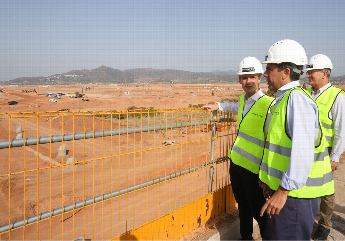 Carlos Mazón: «Avanzamos con paso firme en la gigafactoría de Sagunto con la autorización de la subestación para garantizar el suministro eléctrico»