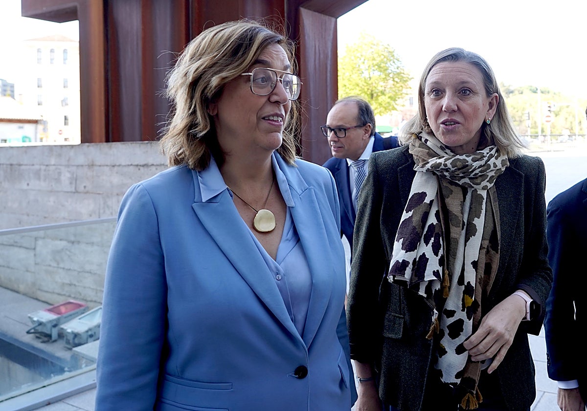 Ángeles Armisén e Isabel Blanco, este martes en la sede de la FRMP
