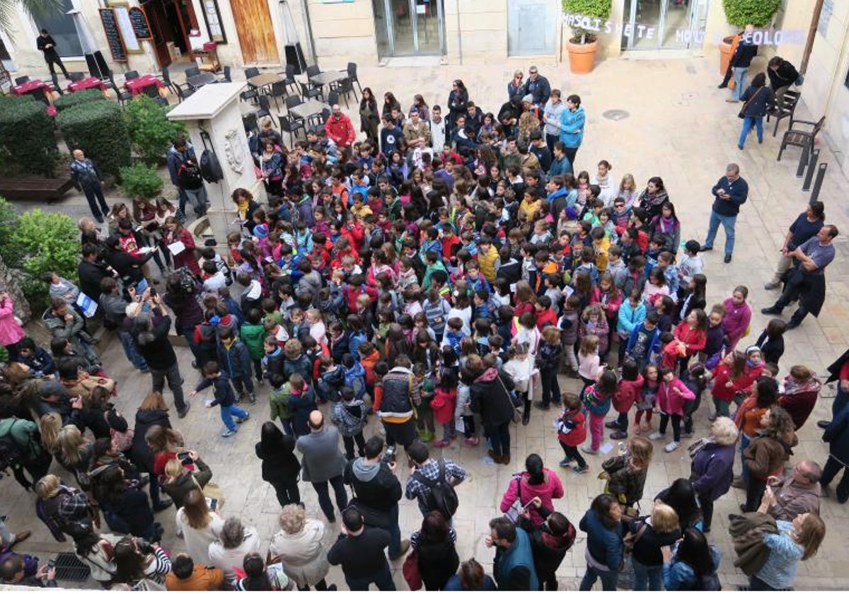 Imagen de archivo de escolares en un centro educativo de la Comunidad Valenciana