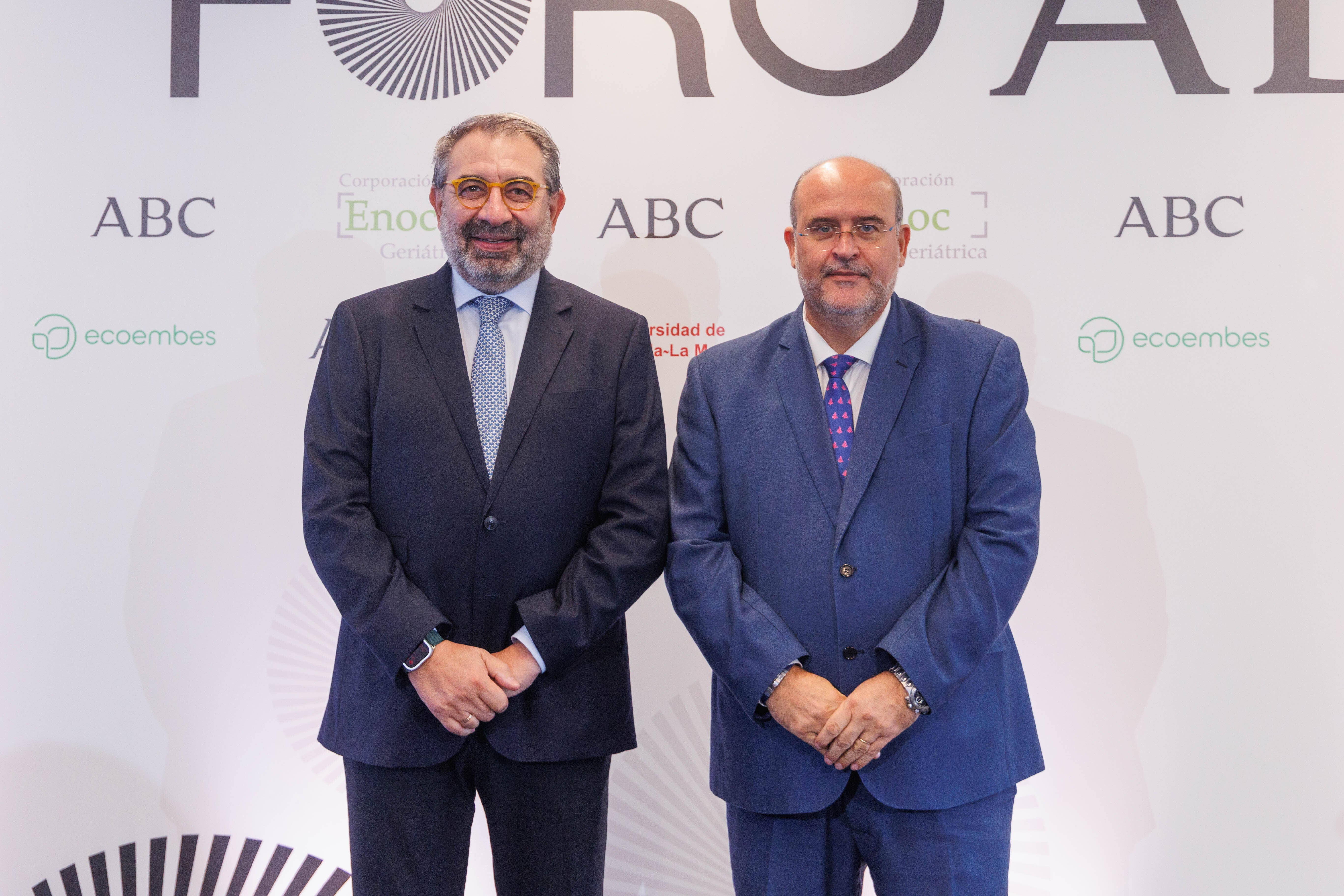 Jesús Fernández, consejero de Sanidad, y José Luis Martínez Guijarro, vicepresidente primero de la Junta de Castilla-La Mancha