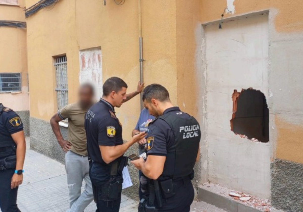 Imagen del inmueble que intentaron okupar dos hombres en Elche