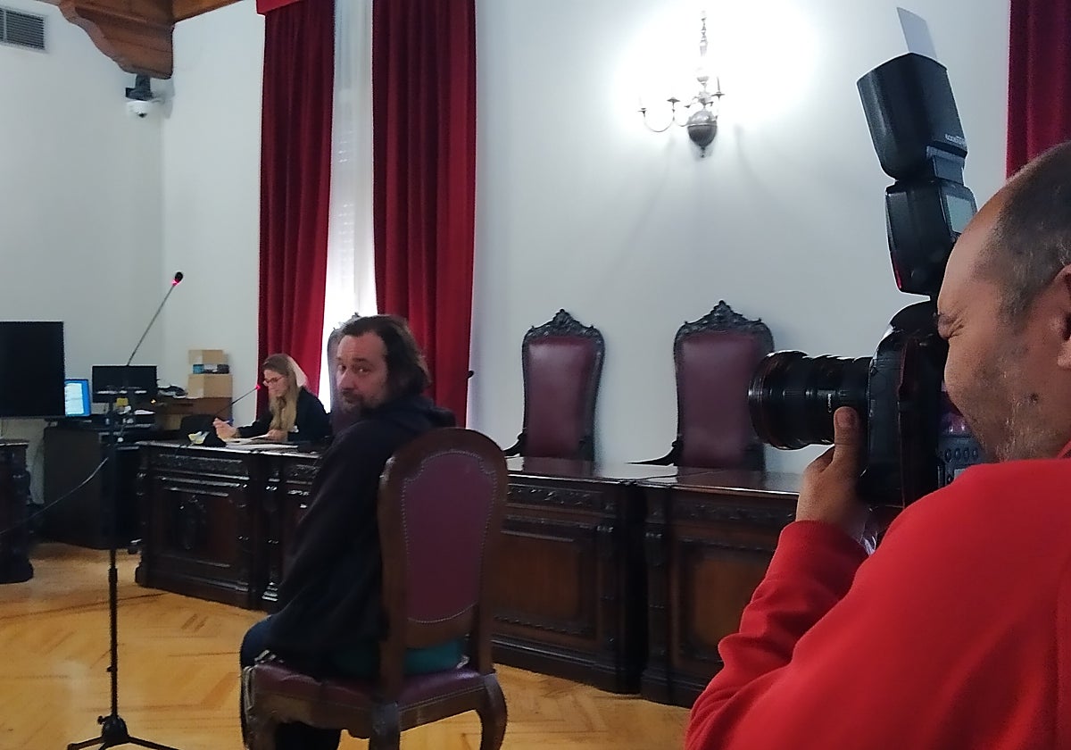 Benito, en la sala de audiencias antes de reconocer los hechos