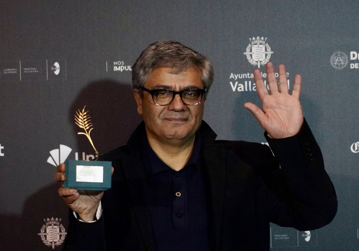 El director iraní Mohammad Rasoulof, recibe la Espiga de Honor en la 69 Semana Internacional de Cine de Valladolid