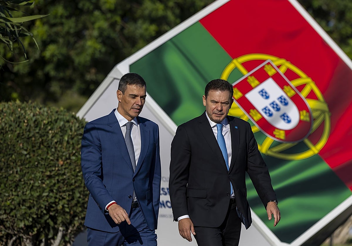 El presidente del Gobierno, Pedro Sánchez, y el primer ministro de Portugal, Luís Montenegro
