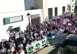 El alcalde de Carcabuey se encierra en el consultorio médico para medir mejoras en la sanidad