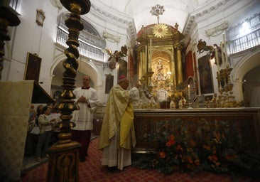 La tradicional misa de San Rafael en la iglesia del Juramento, en imágenes