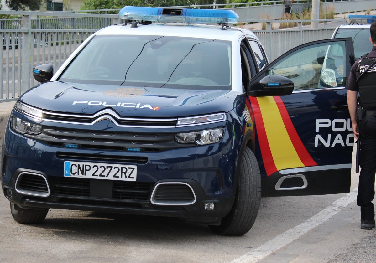 Imagen de archivo de un coche patrulla de la Policía Nacional