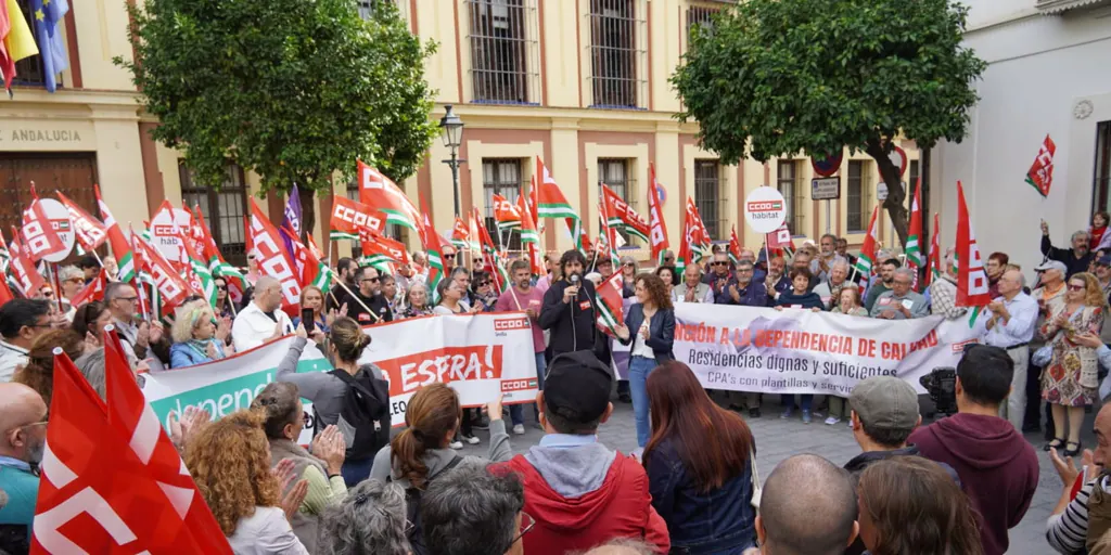 CCOO y la oposición alzan la voz en Andalucía ante «el retraso y el colapso» en el sistema de dependencia