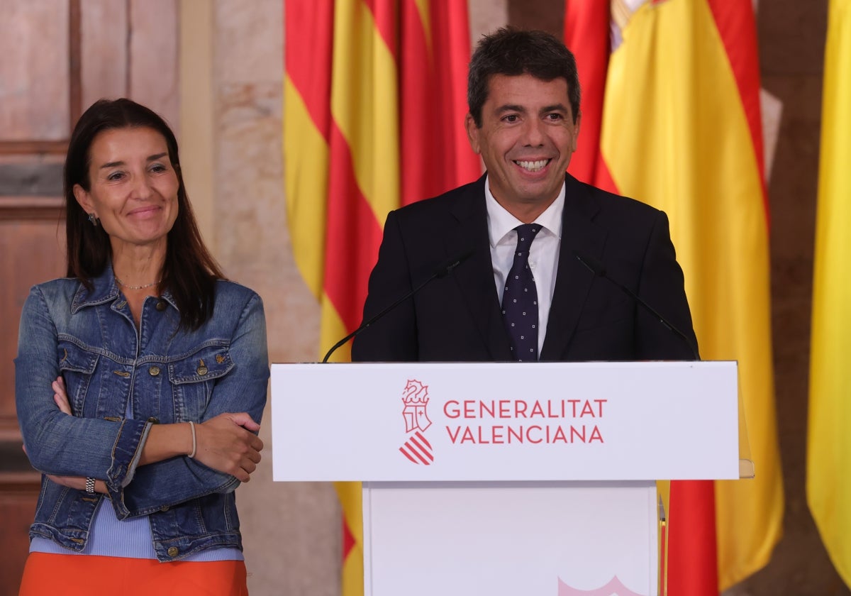 Imagen de archivo del presidente de la Generalitat Valenciana, Carlos Mazón, y la consellera de Hacienda, Ruth Merino