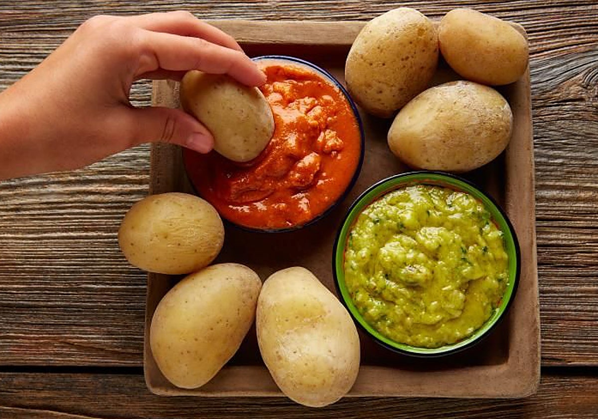 Esta receta, conocida entre los autóctonas, se sirve a veces junto a las papas arrugás