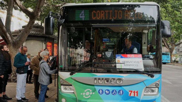 Ha habido un servicio mínimo del 50% de autobuses