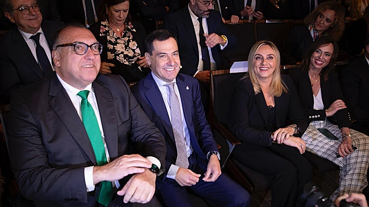 Bernal, Moreno, la alcaldesa Marifrán Carazo y Rocío Díaz