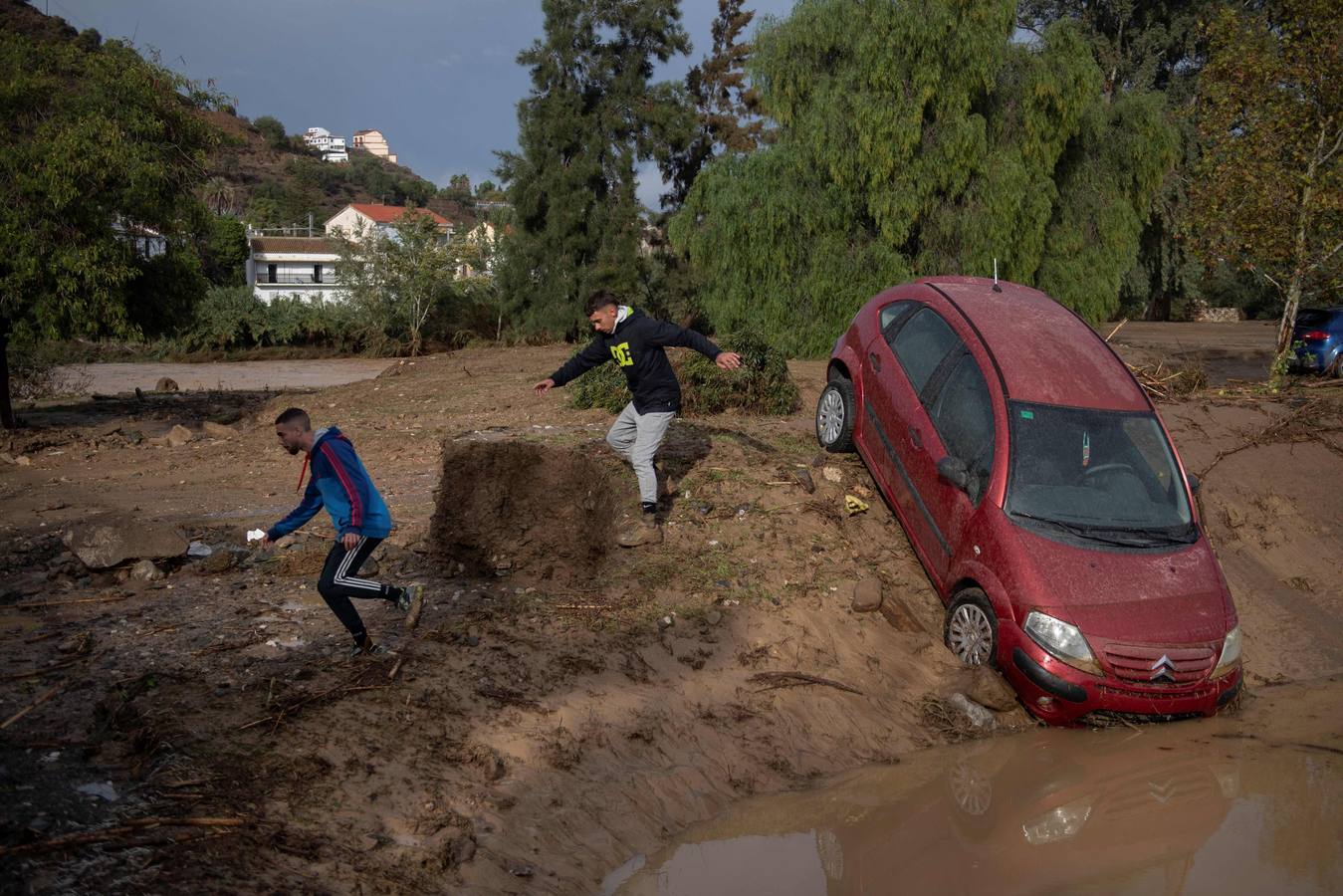 Imágenes de la localidad malagueña de Álora tras el desborde del río Guadalhorce