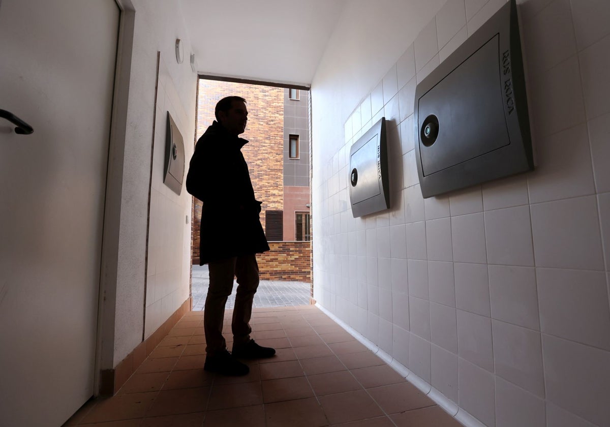 Dispositivos para la recogida neumática de basuras en un edificio de Córdoba