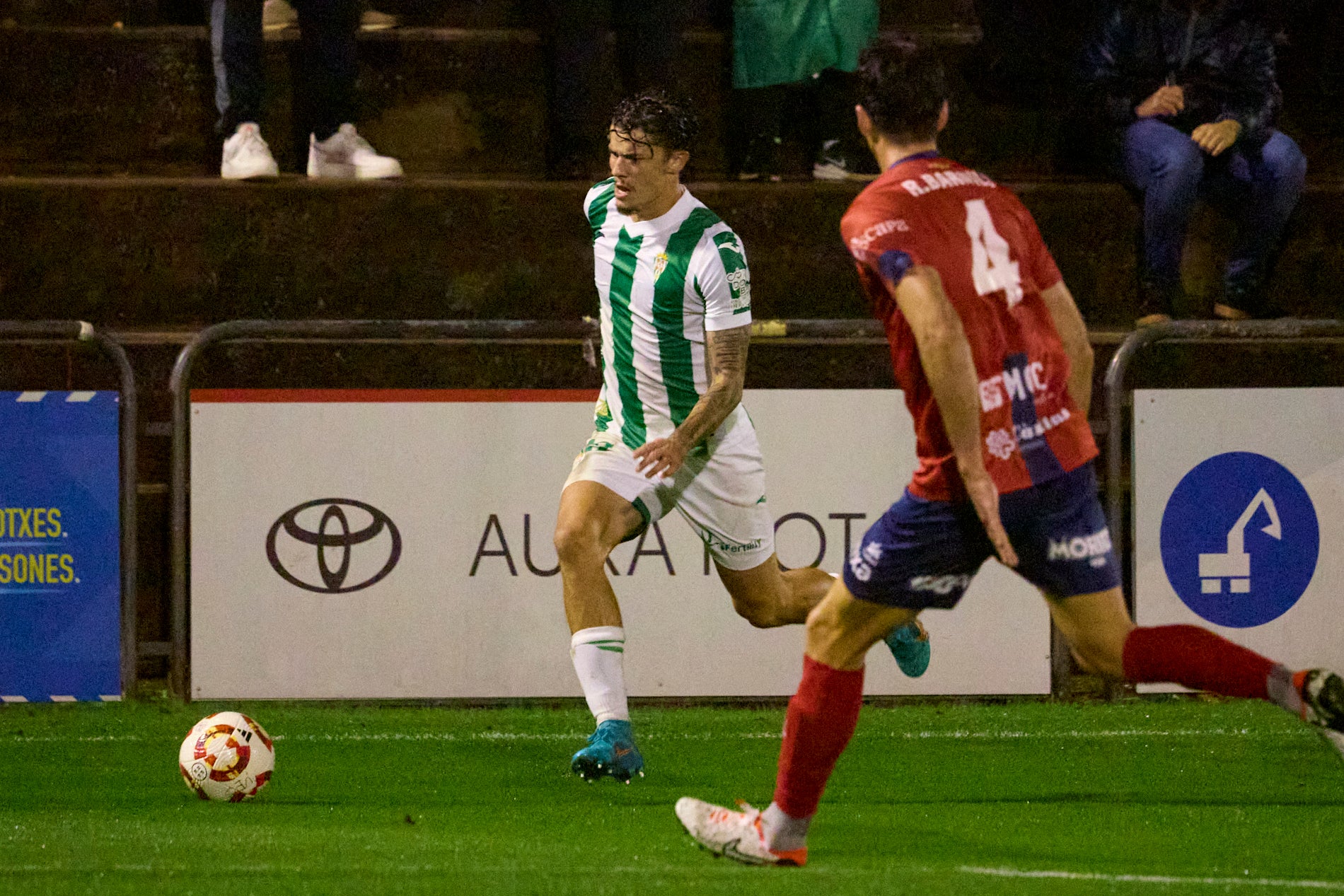 Las imágenes de la sorprendente eliminación copera del Córdoba CF en Olot