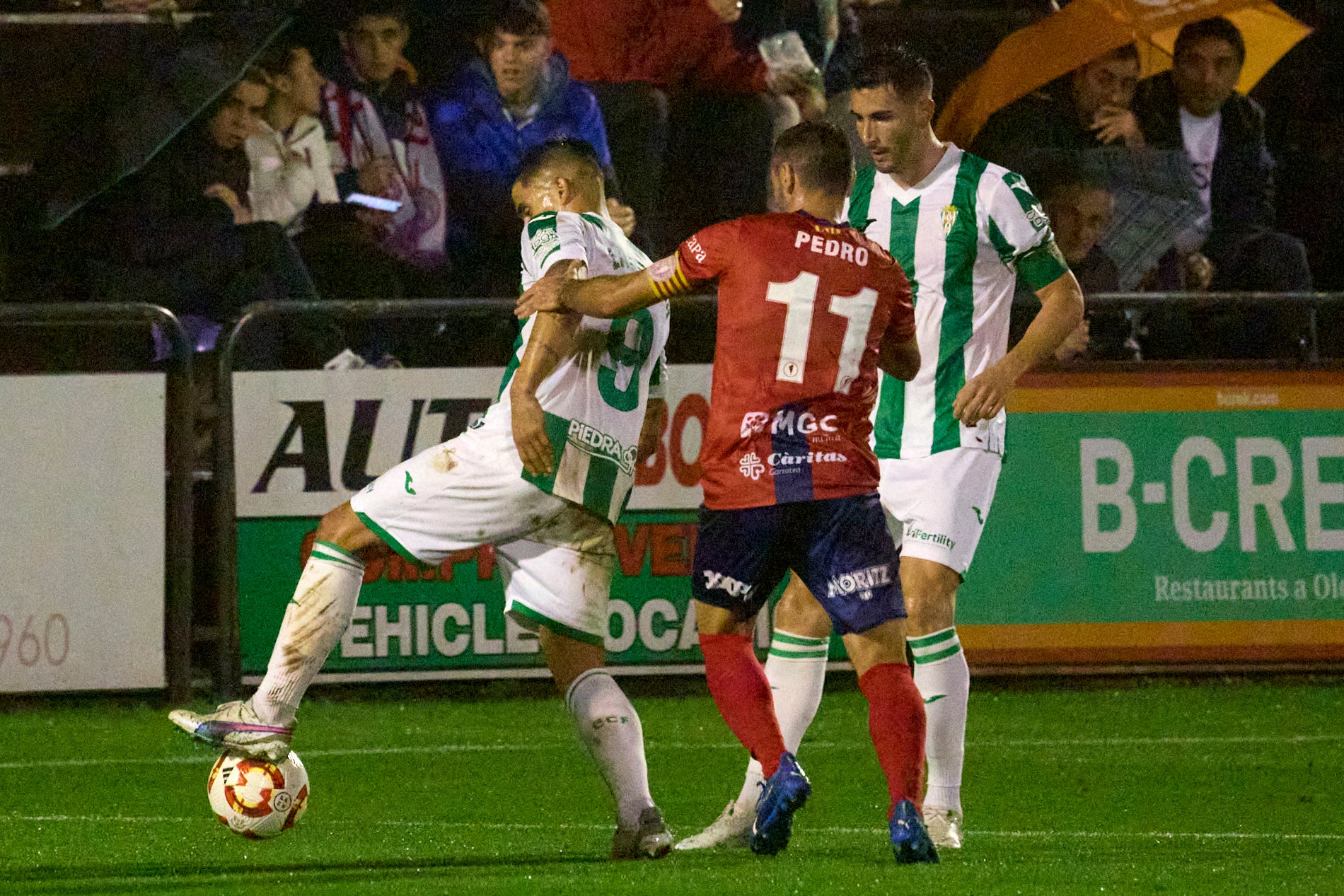 Las imágenes de la sorprendente eliminación copera del Córdoba CF en Olot