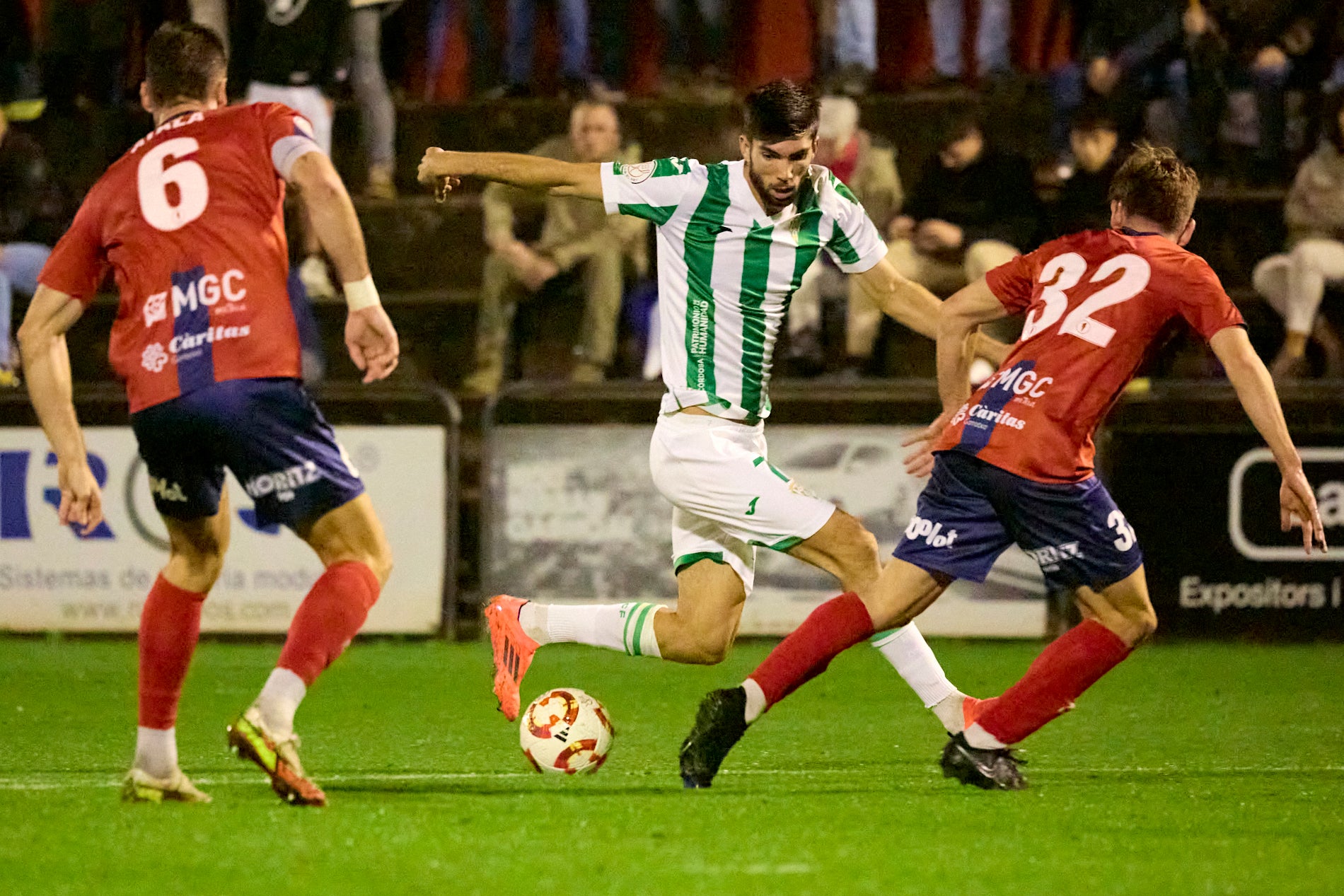 Las imágenes de la sorprendente eliminación copera del Córdoba CF en Olot