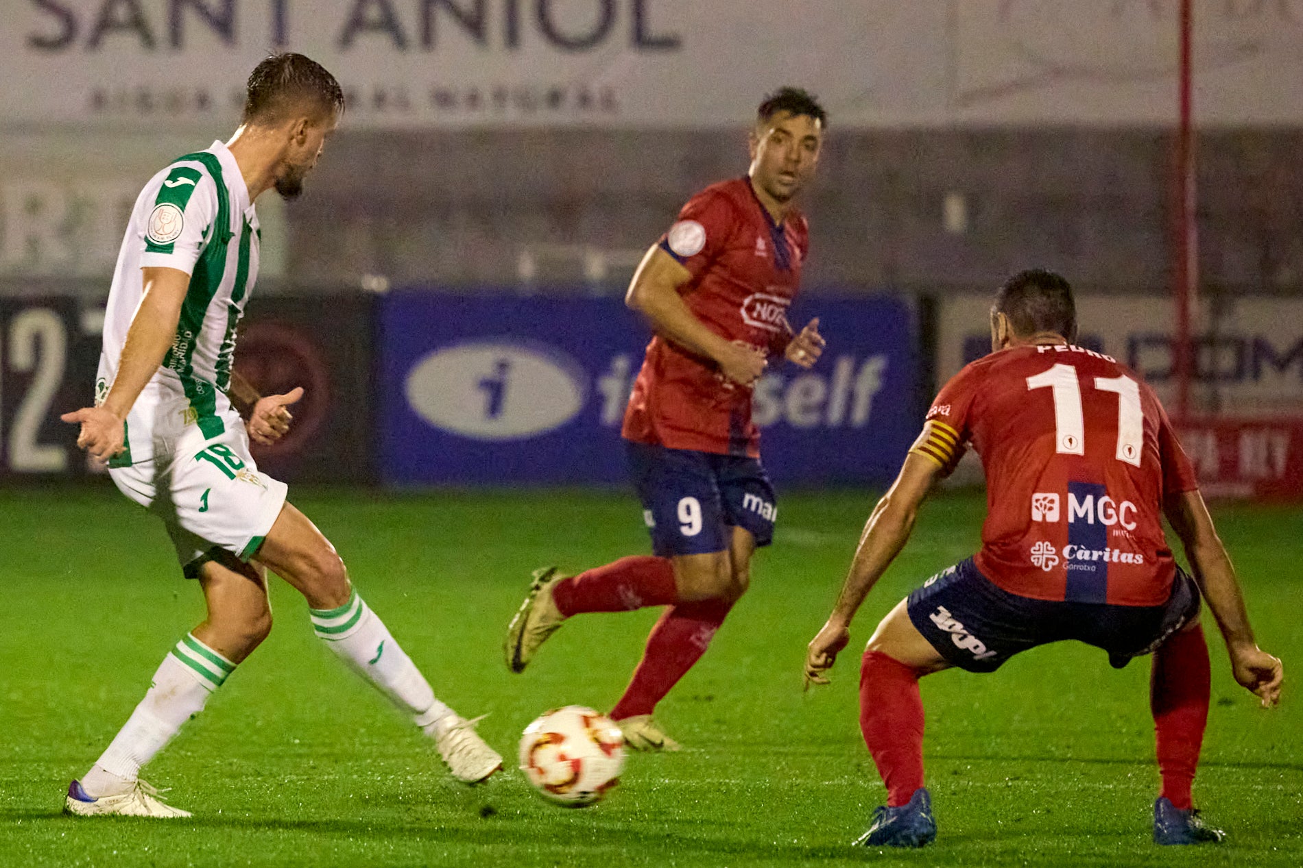 Las imágenes de la sorprendente eliminación copera del Córdoba CF en Olot