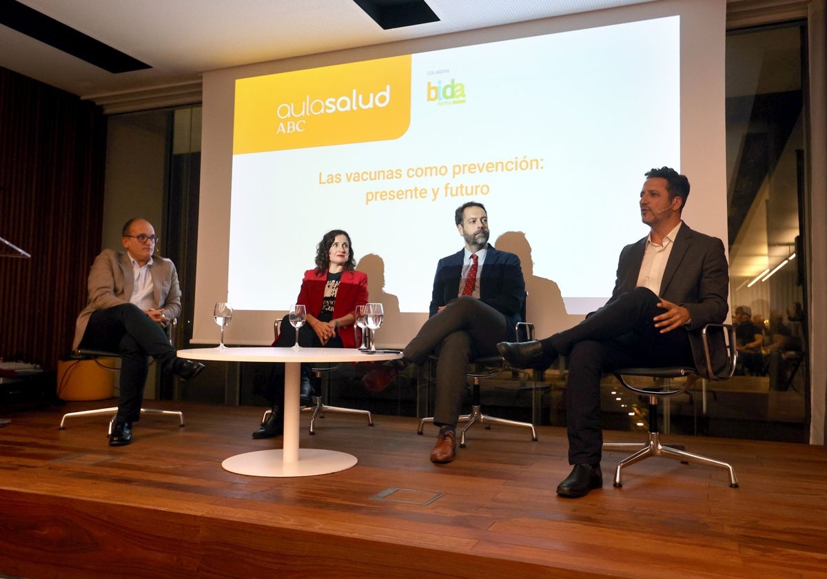 José Luis Barranco, Rosario Cáceres, Jorge del Diego y David Moreno, durante el Aula de Salud