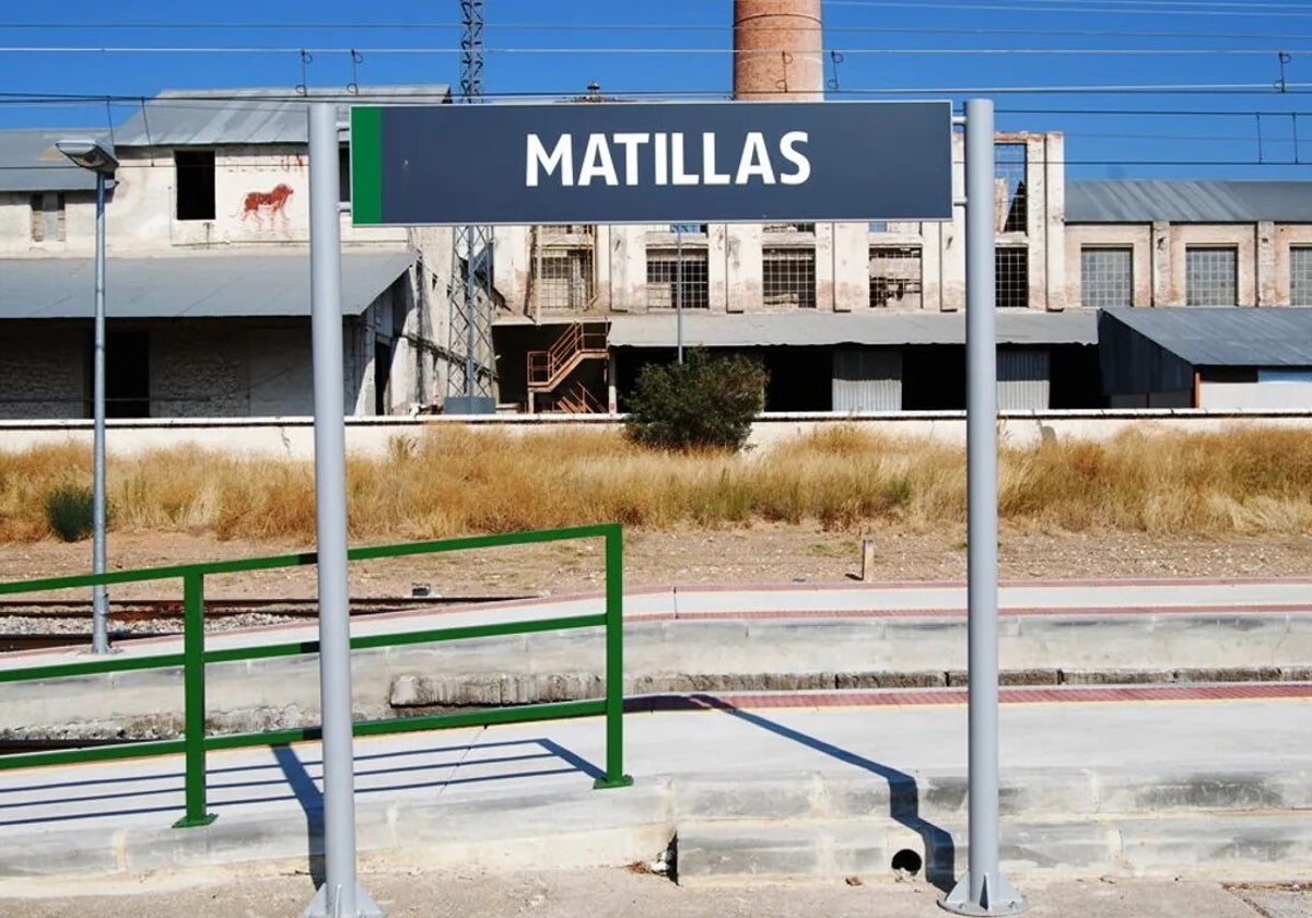 Restablecida la línea ferroviaria entre Madrid y Barcelona al limpiar la vía por el tren descarrilado en Matillas