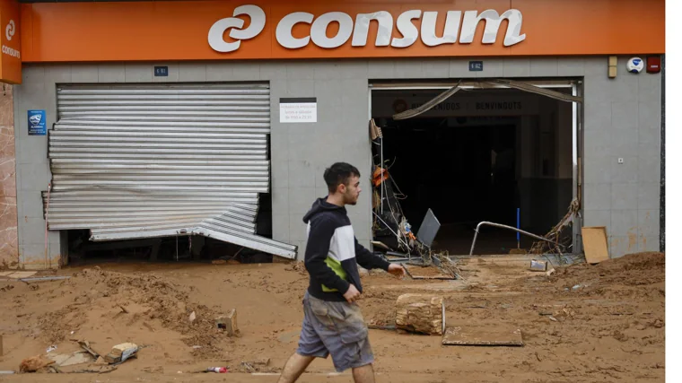 Image of a supermarket affected by DANA in Valencia