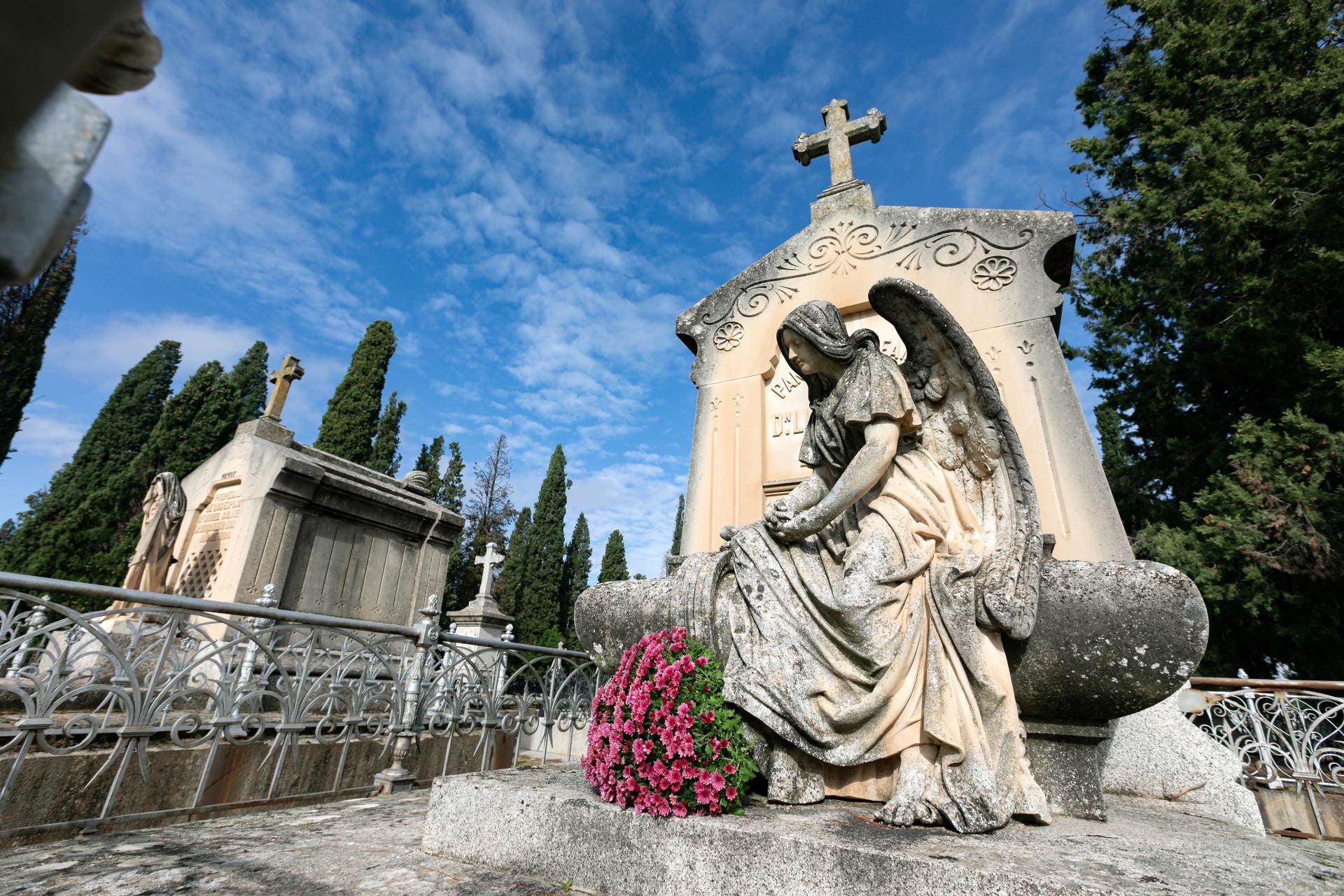 El Día de Todos los Santos en la región, en imágenes