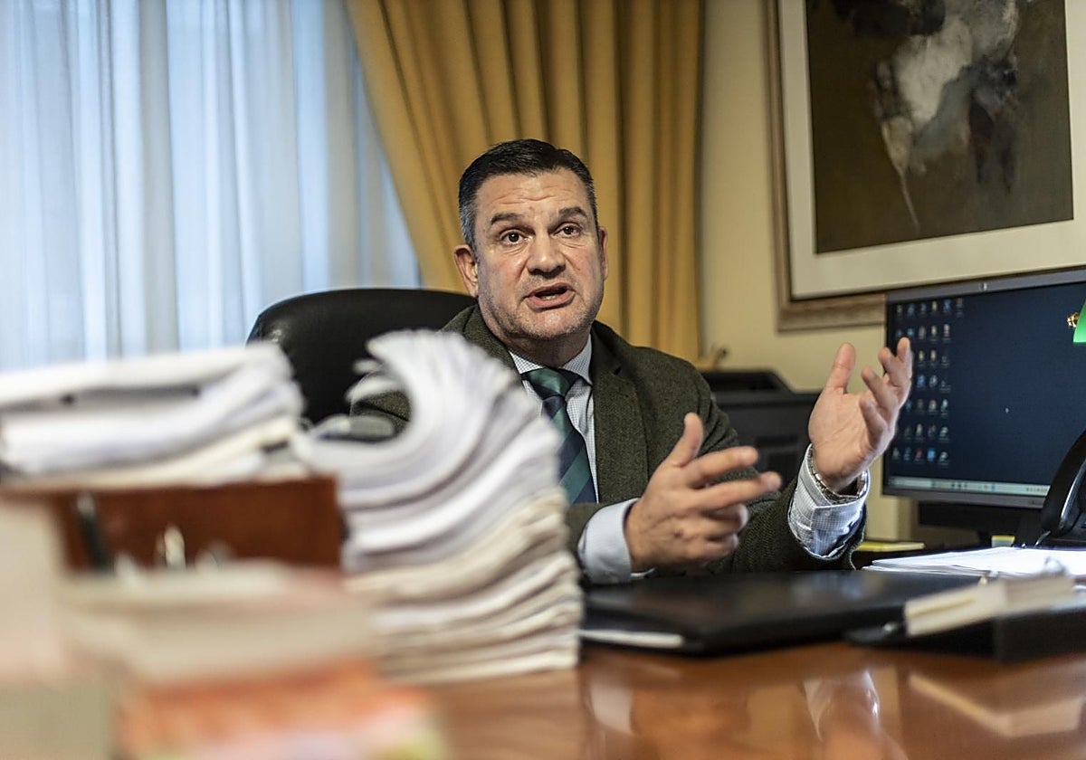 Luciano Prado, en una entrevista con ABC en su despacho de Santiago de Compostela